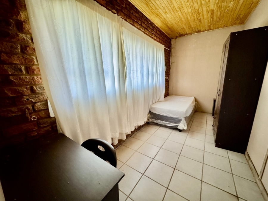 23 Bedroom Property for Sale in Kannoniers Park North West